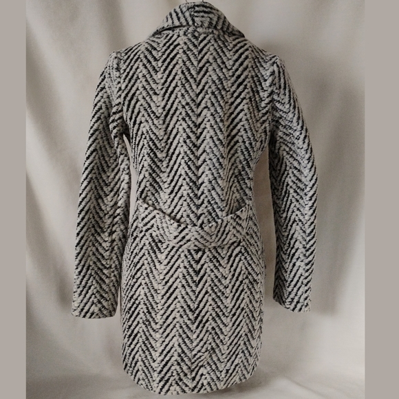 Dynamite Coat Jacket Women's Faux Wool Herring Bone Pattern Black and White - Picture 4 of 16